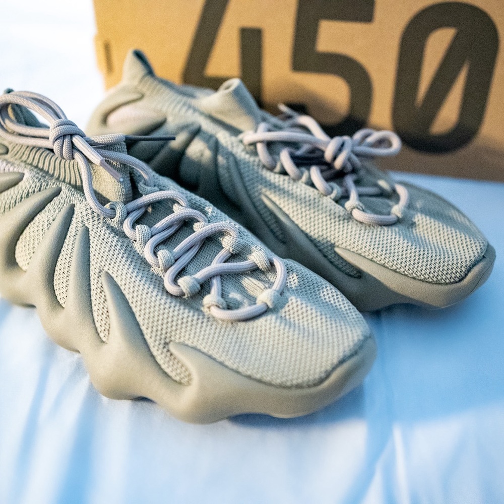 Yeezy 450 - Picture 2 of 5